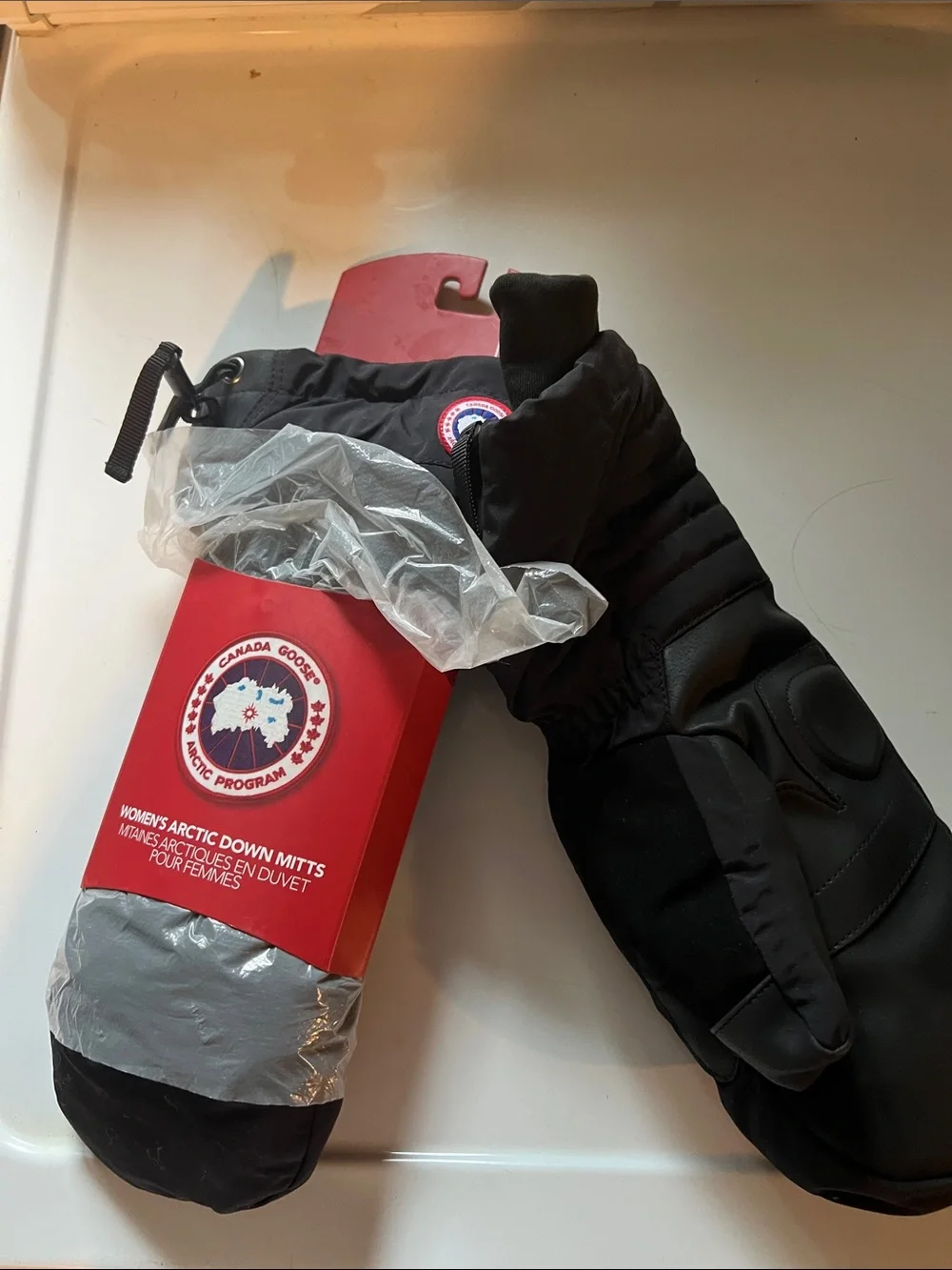 Canada Goose Black Women's Arctic Down Mittens